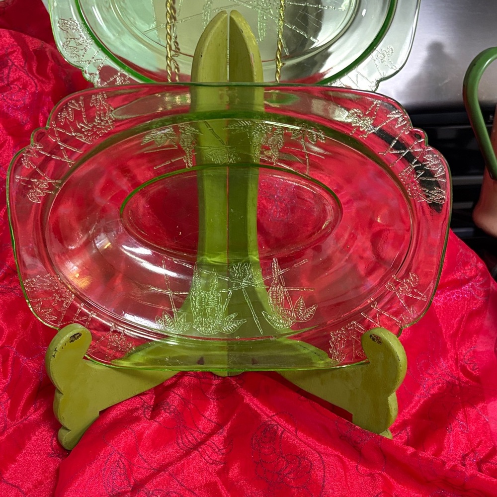Green Federal Sylvan Depression Oval Serving Platter